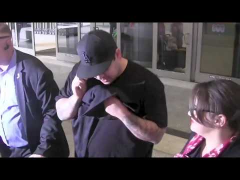 Kim Kardashian Brother Rob Kardashian Crying When Asked Why He Left The Wedding