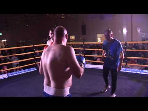 Jimmy Jones vs Lee Lawless