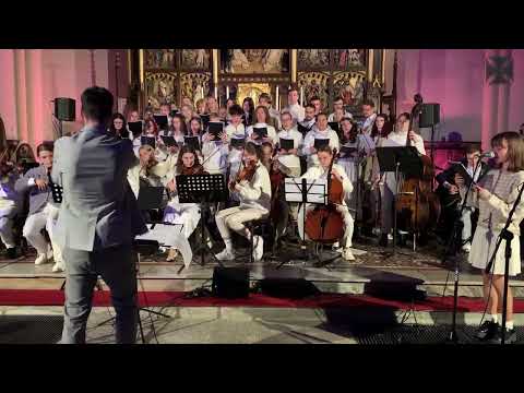 Wiem, że otaczają Cię istoty I Noc Świętych I 2024