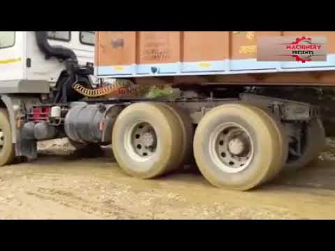 Very difficult truck driving turn