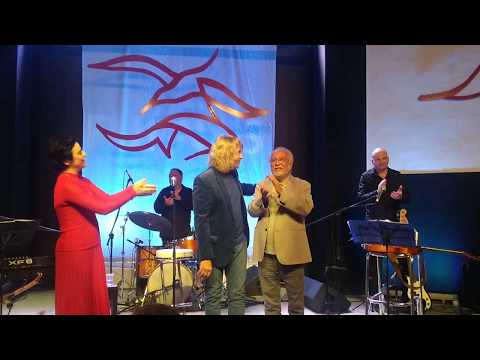 fernanda takai & roberto menescal & marcos valle @ espaço furnas cultural: parabéns pra você