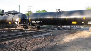 preview picture of video 'Northbound CN train with an IC switcher at West Chicago, IL'
