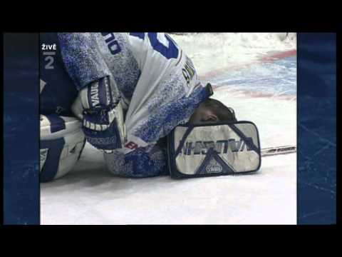 Dušan Salfický a jeho osudová chyba ve 4. čtvrtfinále 1998 Plzeň - Sparta (Momenty play off)