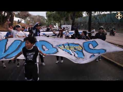 "Caminata Crema de la Afición mas Grande de Guatemala y la Gloriosa Vltra Svr. #zonacrema" Barra: Vltra Svr &bull; Club: Comunicaciones &bull; País: Guatemala