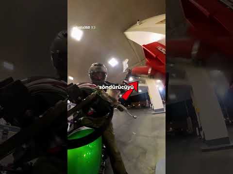Arkadaşının motorunu kurtardı 🫡