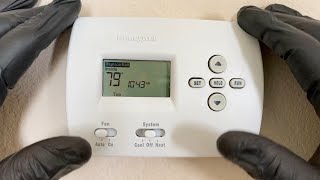 HOW TO REPLACE HONEYWELL THERMOSTAT BATTERY | CLOSER LOOK | Kayang-kaya...