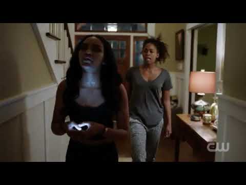 Black Lightning 1x01 Jennifer and Anissa Pierce argues