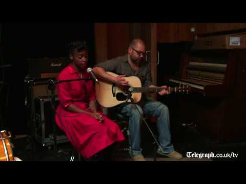 Videoclip de Even Though (Acoustic) — Morcheeba