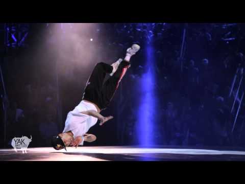 Differ vs Hill top4 Red Bull BC One 2012 Finals in Rio, Brazil | YAK FILMS + RBBC1