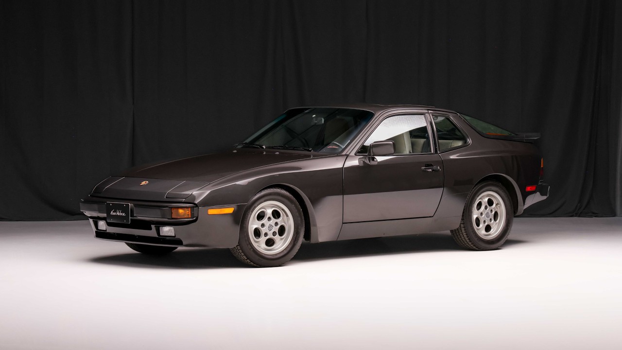 1986 Porsche 944 5-Speed - Video 2