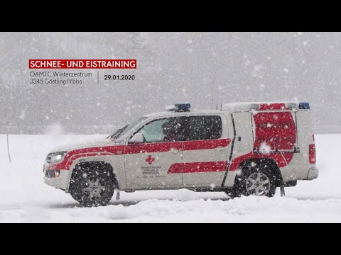 Schnee- und Eis-Fahrtraining der Notarztstützpunkte Freistadt und Urfahr-Umgebung