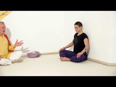 Angelehnter Schmetterling - Yoga Asana Lexikon