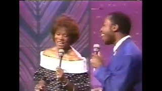 Dionne Warwick &amp; Jeffrey Osborne - Love Power | The Tonight Show 1987
