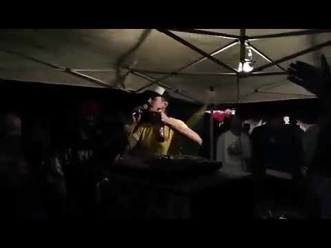 55 SoundSystem in session Anema Longa al microfono