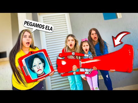 DESTRUÍMOS A CASSANDRA E EXPULSAMOS ELA DE CASA!! 