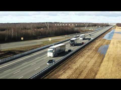 Daimler Trucks Highway Pilot Connect - Lane Change | AutoMotoTV
