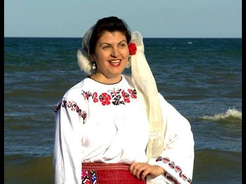 Maria Stinga - "Frunzulita, floare albastra'' videoclip 2017