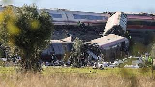 Al menos 50 muertos deja choque de trenes en España
