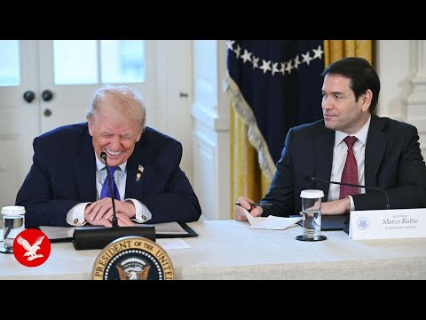 Trump blindsides Rubio by reading note out loud