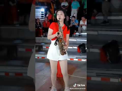 cô gái thổi kèn cực đỉnh
