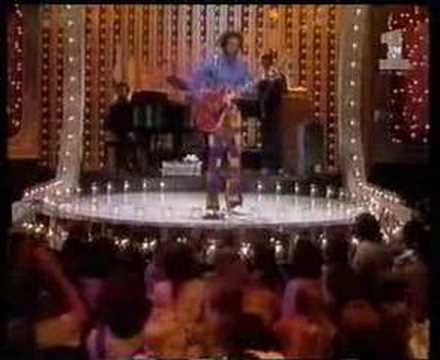 Reelin' and Rockin' - Chuck Berry The Midnight Special 1973 with Bee Gees