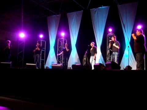 [HD] Neri Per Caso singing Donne in Barquisimeto