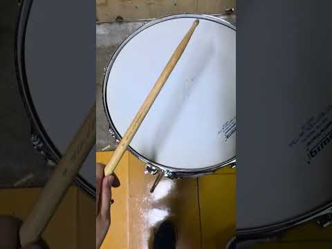 Ludwig No. 950 Classic 16x16" Floor Tom (3-Ply) with Pointed Blue/Olive Badge 1969 - 1976 - Champagne Sparkle image 6