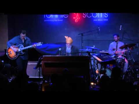 Dr. Lonnie Smith Trio - 'Evolution' Live at Ronnie Scott's