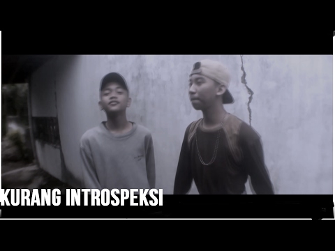 Tito Maulana, Eiza - Kurang Introspeksi (Official Music Video)