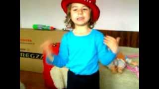preview picture of video 'Vittoria,Gabrovo,Bulgaria ha 4 anni( ballare)'