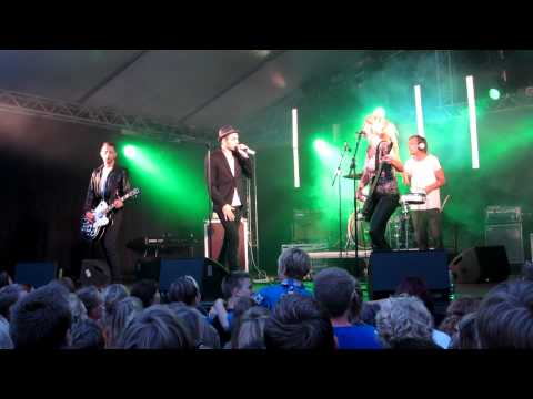 Johnny Deluxe - Drømmer jeg (Live seniorfestival 2011)
