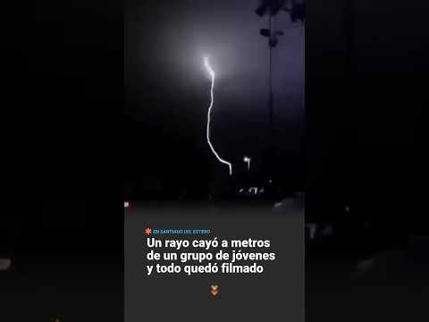 ⚡ Un rayo cayó a escasos metros de un grupo de jóvenes en Pampa de los Guanacos, en Santiago del…