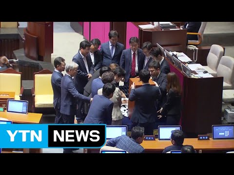 「캐스팅 보트 [casting Vote]」의 한국수어 표현