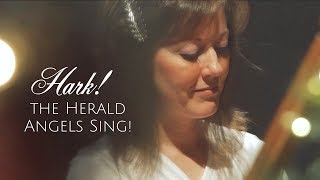 "Hark! the Herald Angels Sing" Christmas Piano Video