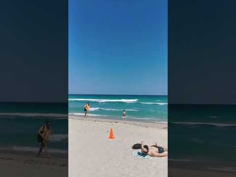 🌍Leblon Beach Walk | Rio de ...||Rio de Janeiro Copacabana ...#short  #brazil @Bluestar @Hap Gezen