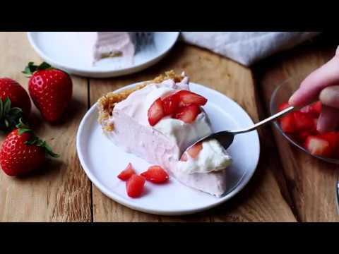 No-Bake Strawberry Cream Cheese Pie with Graham Cracker Crust