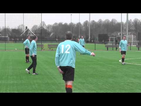 Opjestropdas.nl 7 feb 2015 VV De Meern 8 - VV De Meern 7 com 4-5 scheids 12 man in het veld