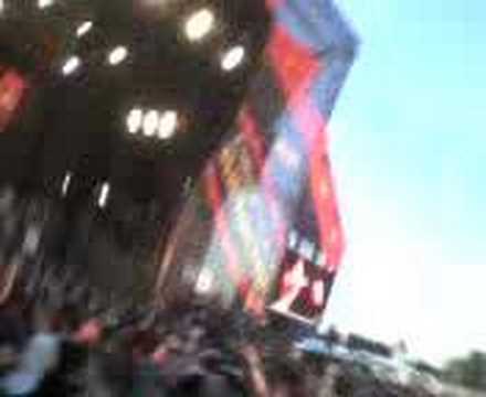 lostprophets reading festival circle pit