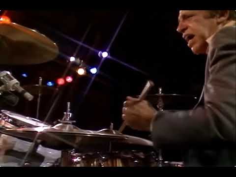 Buddys left hand. This is the best footage I have ever seen on Buddy's left hand