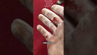 Download lagu He Defies Gravity mp3 Download lagu He Defies Gravity mp3