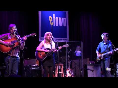 Anais Mitchell & Jefferson Hamer - "Riddles Widely Expounded" (eTown webisode #419)