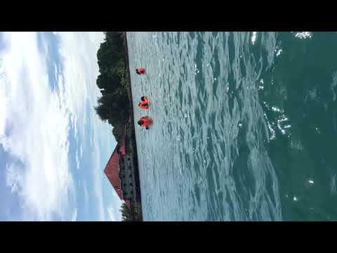 SERU!! Naik banana boat! Alyora beach. Batam