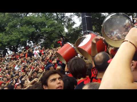 "En el parque independencia hay una banda â™ªâ™« newells - riBer" Barra: La Hinchada Más Popular • Club: Newell's Old Boys • País: Argentina