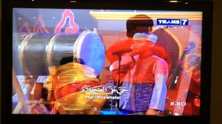 Download lagu Rayhan Filardhi Azhar - Adzan Magrib di OVJ Trans 7 tanggal 6 Mei 2014 mp3