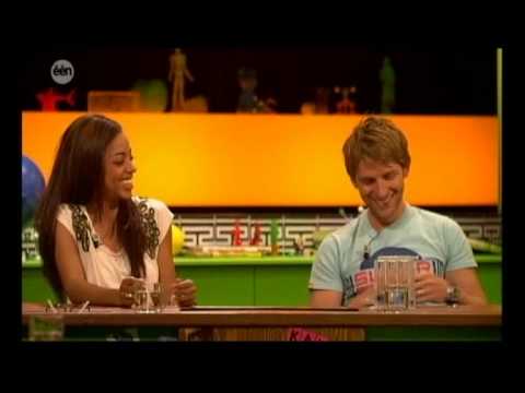 De klas van Frieda:  Allez Sandrine zuigen!