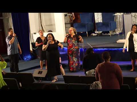 Coro Jehová Shalom - Adoraré (Medley)