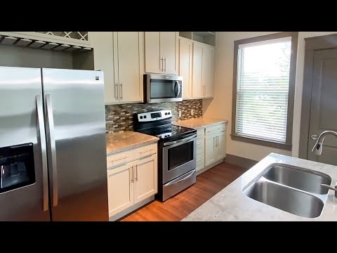 3 Bed, 2 Bath (C1) Luxury Apartment in Tampa, FL - Varela Westshore