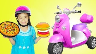 Hana Pretend Play as Delivery Girl with Pizza & Burger Food Toys