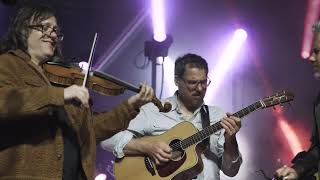 The Infamous Stringdusters perform Lonesome Road &amp; Black Rock at Shawnee Cave Amphitheater