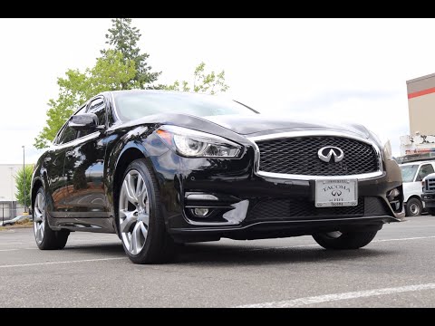 2017 INFINITI Q70 3.7 with Sport and Technology Package